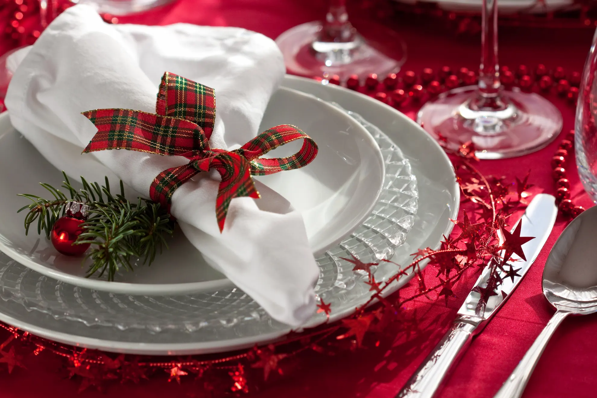 hosting new years eve party 7 essential tips